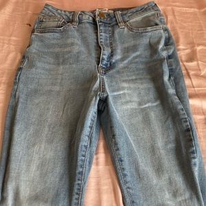Blue Forever 21 skinny jeans.